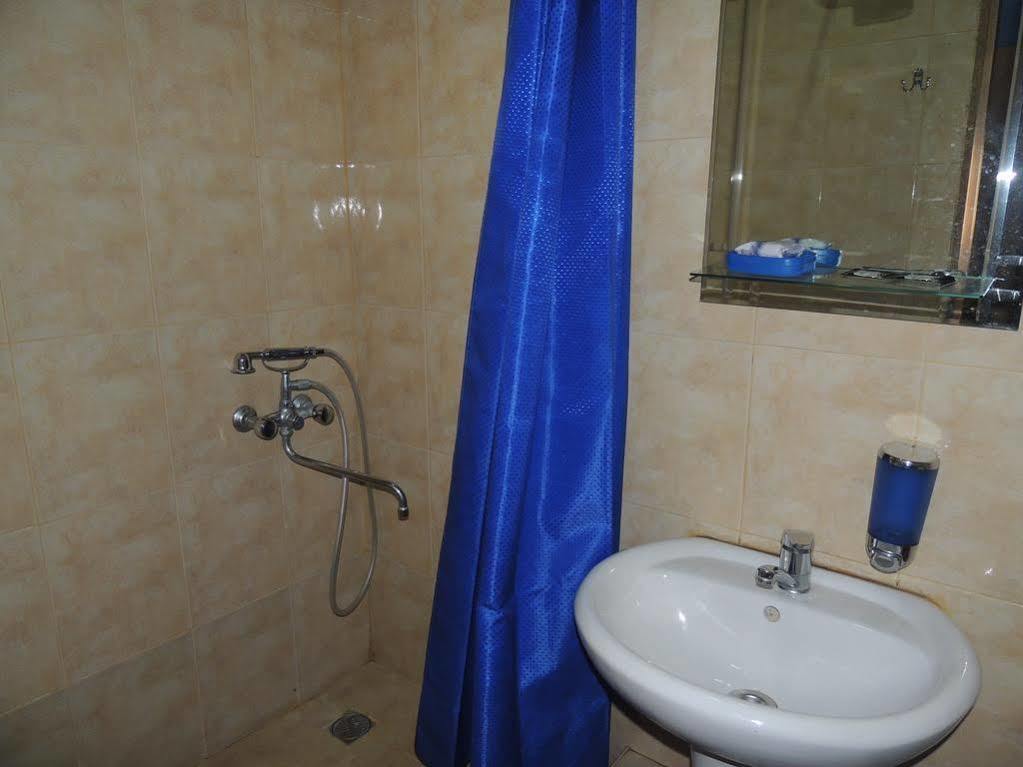 Visit Hotel Tbilissi Extérieur photo