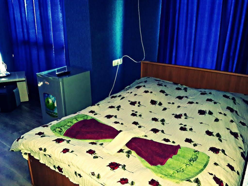 Visit Hotel Tbilissi Extérieur photo
